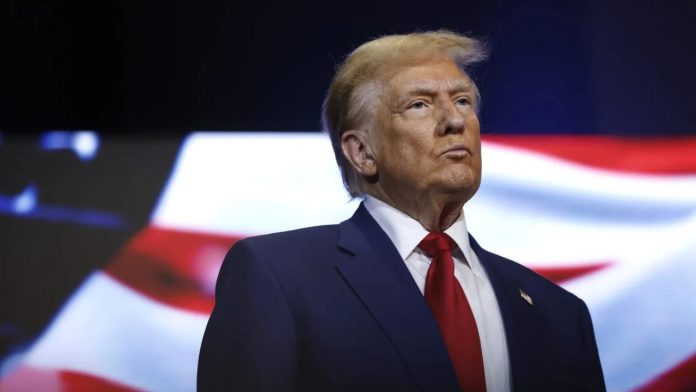 Trump denuncia al diario The Washington Post y al canal CBS por apoyos «ilegales» a Harris