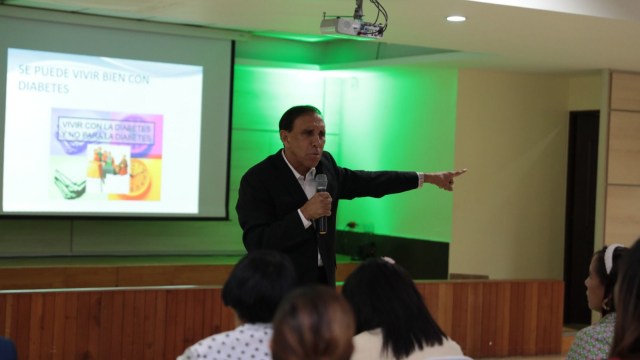 1733226484 633 Cooperativa de maestros realiza jornada de salud con el doctor