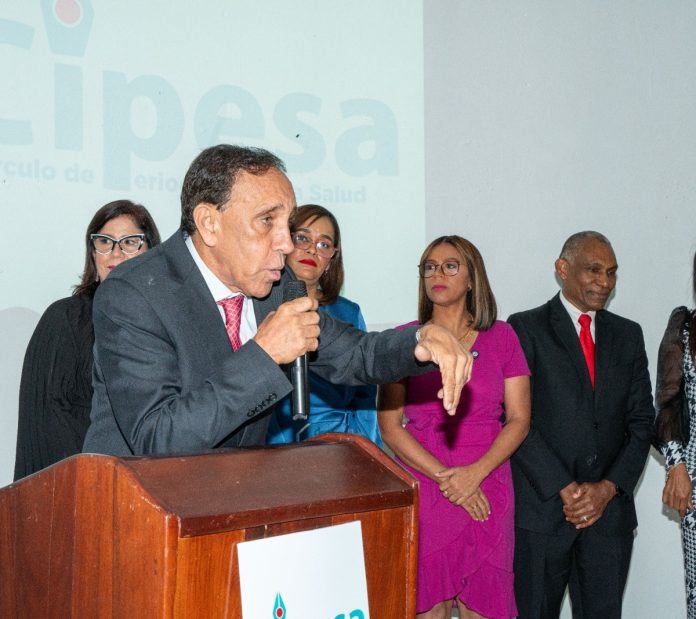 CIPESA reconoce a Cruz Jiminián por su trayectoria; lo escoge asesor especial en comunicación en Salud