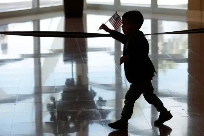 Las primeras 24 horas de Trump: eliminará ciudadanía por nacimiento e indultará a  insurrectos