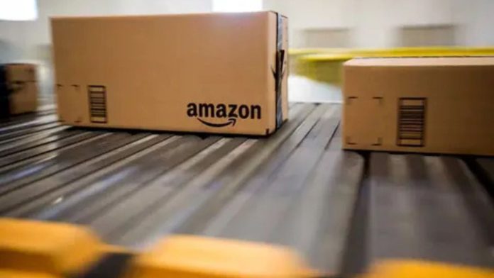 Amazon enfrenta demanda por excluir a barrios desfavorecidos en sus entregas rápidas