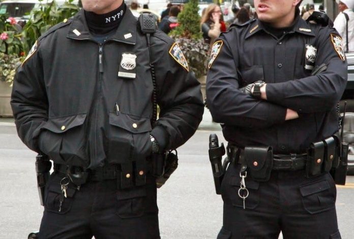 En NYC instalan programa piloto enfrentar violencia en El Bronx y Brooklyn