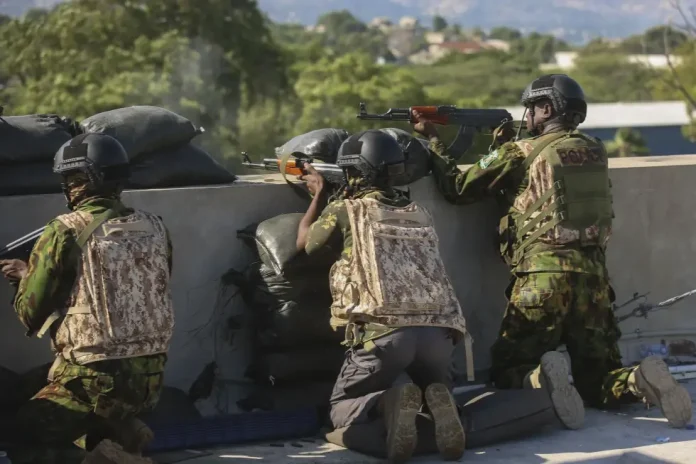 Fuerza de Paz de Kenia desafía a las pandillas en Haití y contraataca