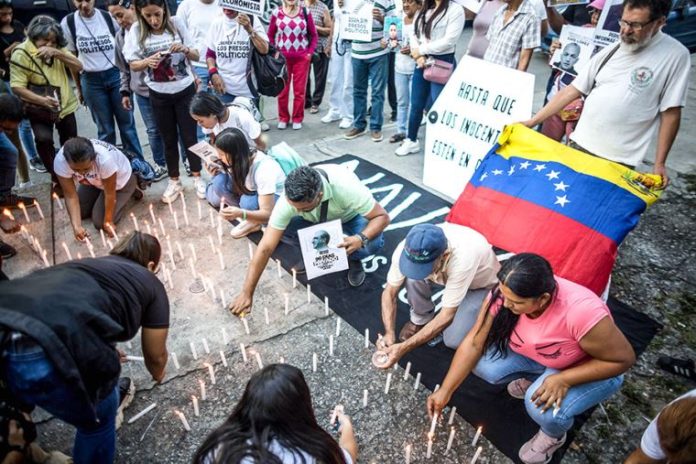 Venezolanos protestan en regiones de su país contra «la persecución y el hostigamiento»
