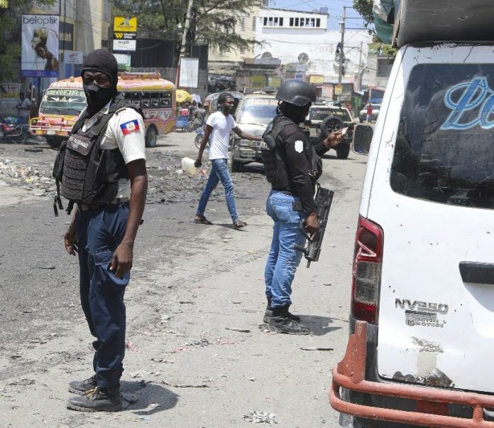 Haití gradúa 739 policías, entre ellos 200 mujeres