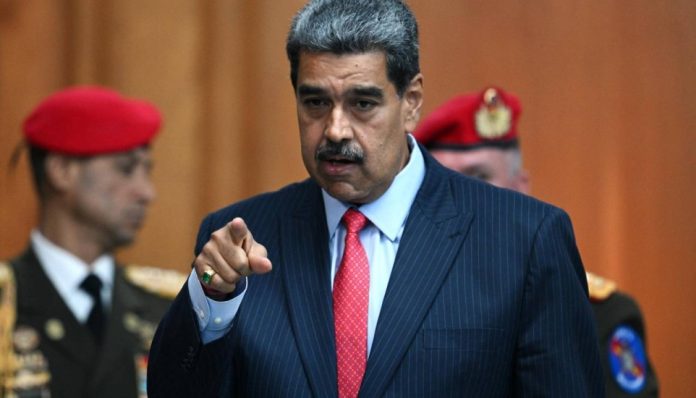 Maduro afirma que se prepara  «permanentemente» para una lucha armada por la democracia