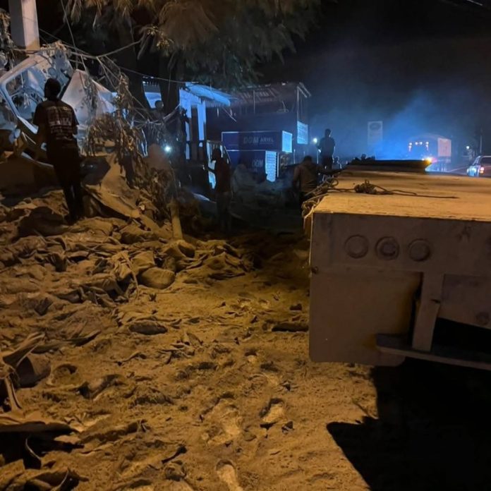 Patana pierde los frenos y se estrelló contra una vivienda en Navarrete