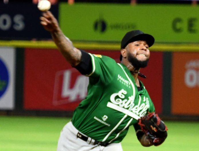 Perdomo rompió juego sin hit en revés de Aguilas ante las EO