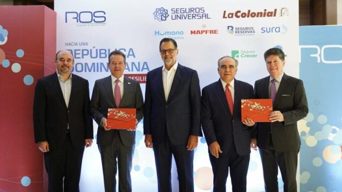 Presenta libro «Hacia una RD más Resiliente»