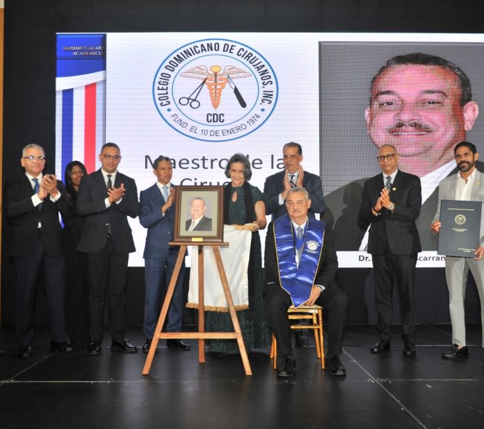 Reconocen a tres maestros de la cirugía dominicana