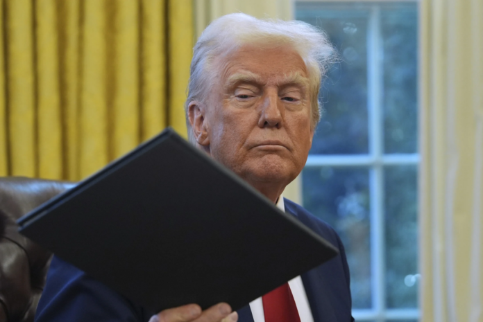 Trump concretará esta noche su plan de aranceles contra México y Canadá