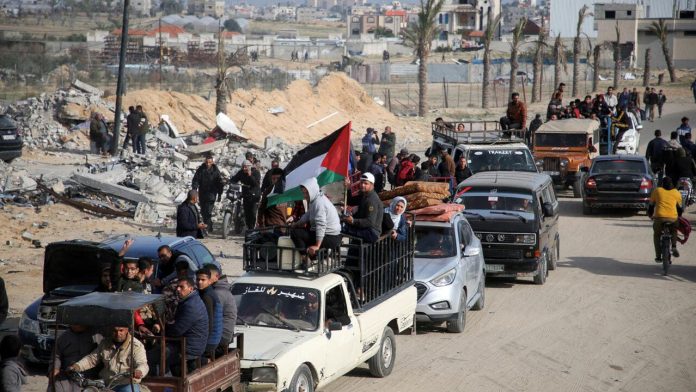 ¿Quiénes son los israelíes liberados o recuperados el primer día del alto al fuego?