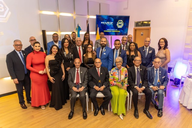 1738597987 846 Cirugia Plastica del hospital Gautier realiza conferencia por su 48