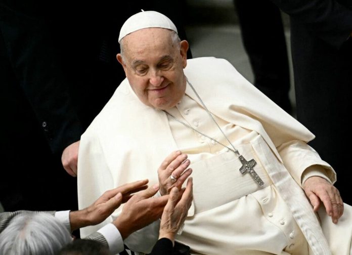 El papa podría renunciar, pero su gran deseo es cumplir el Jubileo, dice cardenal Ravasi