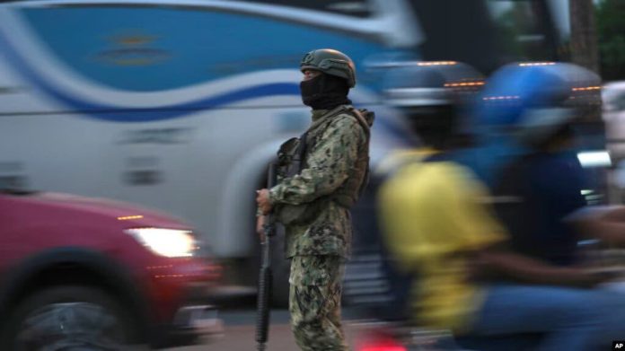 Asesinan alto jefe militar en Ecuador