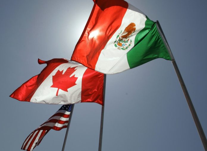 Canadá anuncia aranceles a artículos de EU; México lo hará