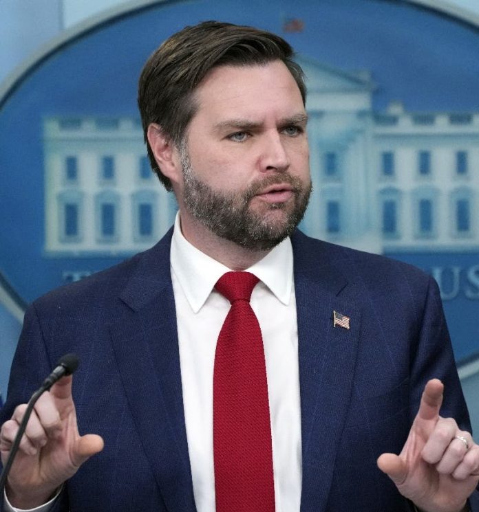 Cuestionan autoridad juez contra plan Trump