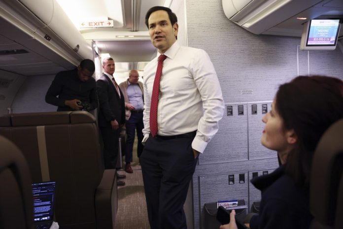 El viaje de Marco Rubio a Múnich se retrasa tras un problema mecánico de su avión