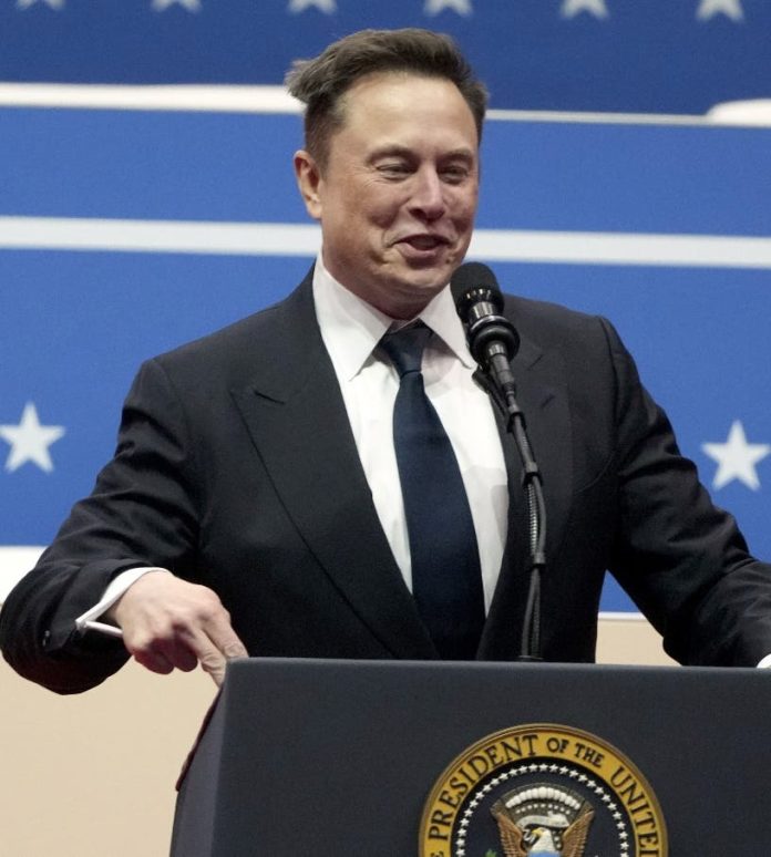 Elon Musk evade el escrutinio y expande su poder