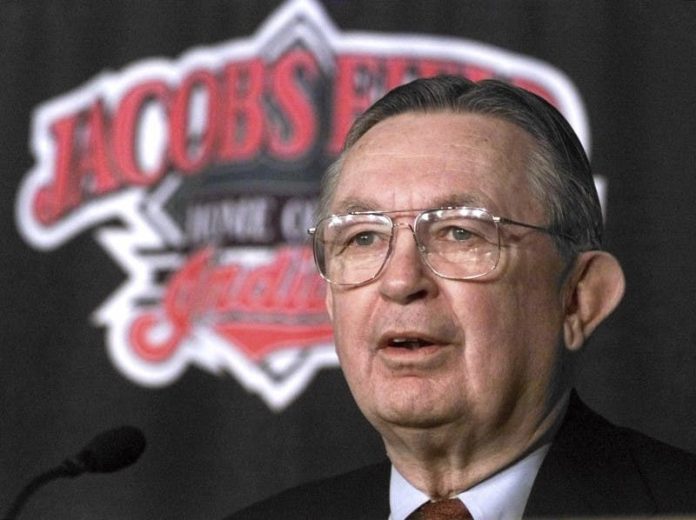 Larry Dolan falleció a a los 94 años