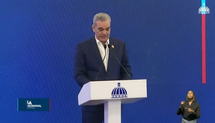 Luis Abinader responde al rumor de que busca imponer a Yeni Berenice como procuradora general