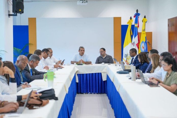 Ministro Santos valora avances en reunión de mediación reasentamiento Cotuí