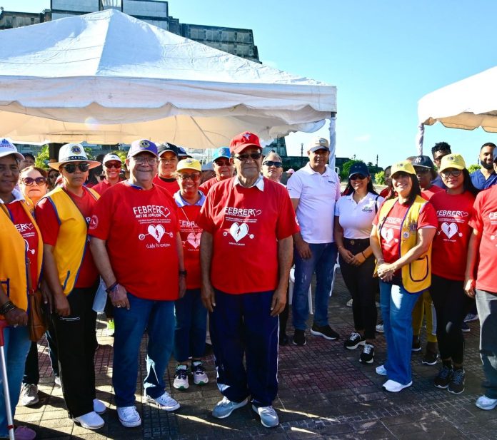 Organizan caminata para promover prevención de enfermedades cardiovasculares