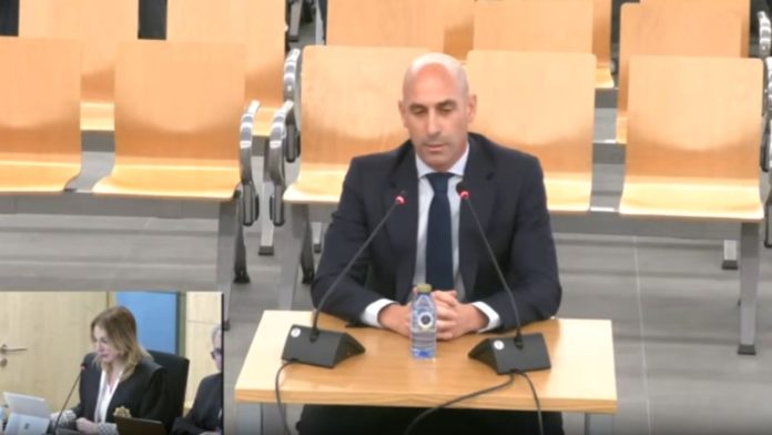 Rubiales dice estar «totalmente seguro» de que Hermoso le dio su consentimiento en el beso