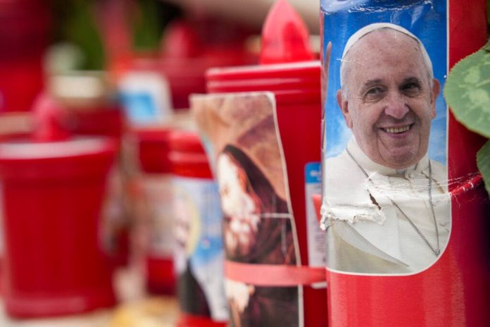 Salud del papa Francisco: neumonía bilateral… ¿con parte de un pulmón extirpado?