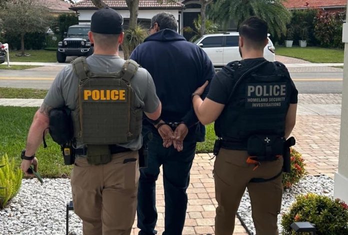 Siguen arrestos indocumentados en ciudades EU