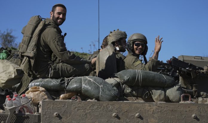 Tropas israelíes se retiran de corredor en el centro Gaza