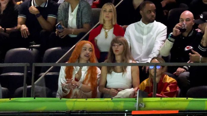 Trump asegura que seguidores fueron quienes abuchearon a Taylor Swift en Super Bowl