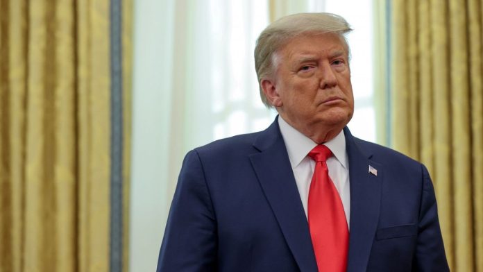Trump firma un decreto para reducir el tamaño de la Administración y dar más poder a Musk
