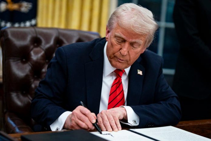 Trump firma una orden para reducir el coste de la fecundación in vitro y facilitar su uso