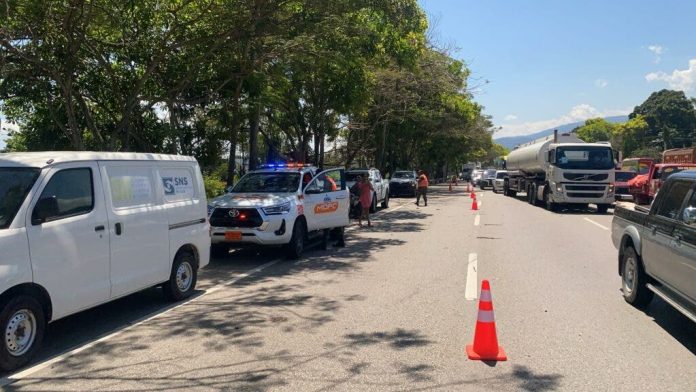 Un fallecido y un herido tras deslizamiento de camión en La Vega