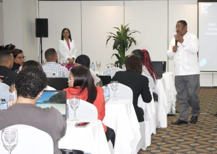 Hospitales se capacitan para proyección de medicamentos e insumos 2026