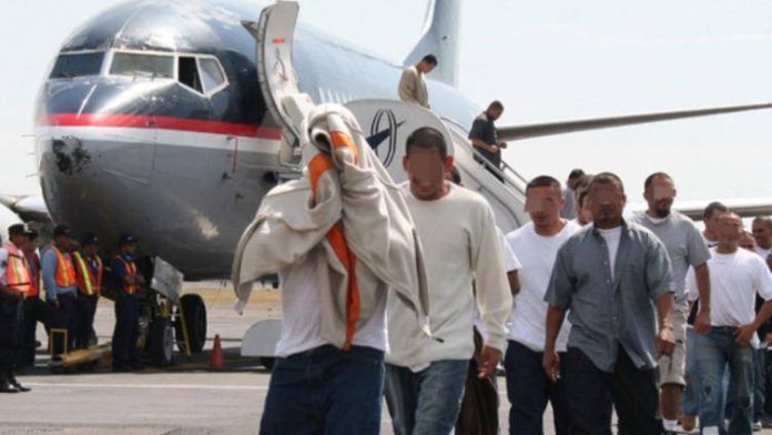 Alrededor de 90 niños regresaron a Venezuela en un vuelo de repatriación desde México