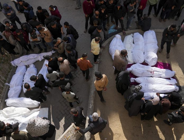 Bombardeos de Israel dejan más 400 muertos en Gaza