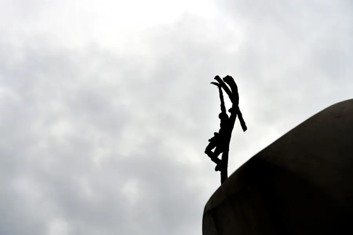 El papa agradece a los médicos los cuidados y recibe a las autoridades vaticanas