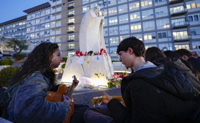 Empeora salud del papa; requiere de ventilación