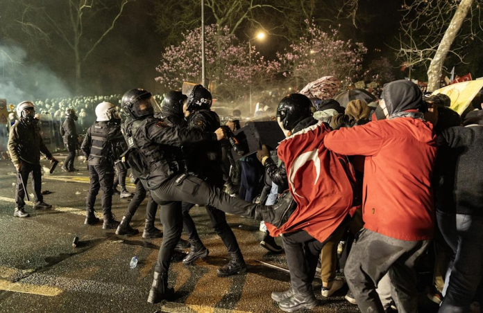 Más de 1.100 detenidos en Turquía en 5 días de protestas tras arresto de rival de Erdogan