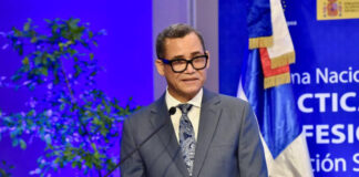 De sabroso, el ministro de Trabajo pide “no politizar el tema de la indexación salarial” y dice que “lo ve justo”