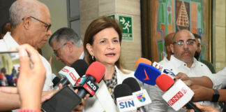 Mientras la vicepresidenta Raquel Peña se desmarca de funcionarios imputados como narcotraficantes, curiosamente el presidente Abinader guarda silencio