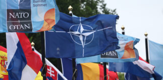 Lavrov: EE.UU. debería combatir al narcoestado que hay en la OTAN, en vez de Venezuela