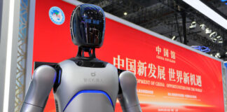 Blue Origin logra que aterrice un propulsor de cohete en medio de severa tormenta solar