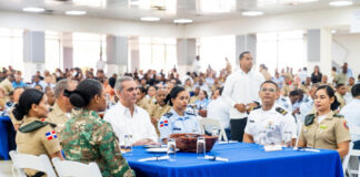 Miembros de Fuerzas Armadas podrán utilizar transporte público gratis, anuncia Abinader en almuerzo