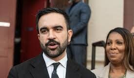 Trump amenaza con recortar fondos si el «comunista» Mamdani gana la alcaldía de Nueva York