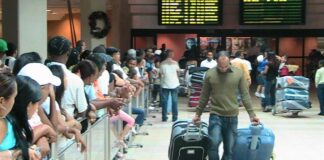 Discriminación: Aduanas anuncia que el monto de la gracia navideña será superior a los 5,000 dólares este año para los inmigrantes dominicanos en terceros países. Pero no anunció nada igual para los dominicanos que viven el territorio nacional y a quienes se debe la pujanza de la economía