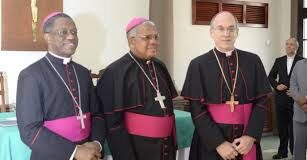 El Vaticano destituyó a Francisco Ozoria tras un proceso escalonado