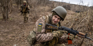 «Desperdiciar a ucranianos como balas»: El Kremlin comenta el plan de la UE para robar activos rusos